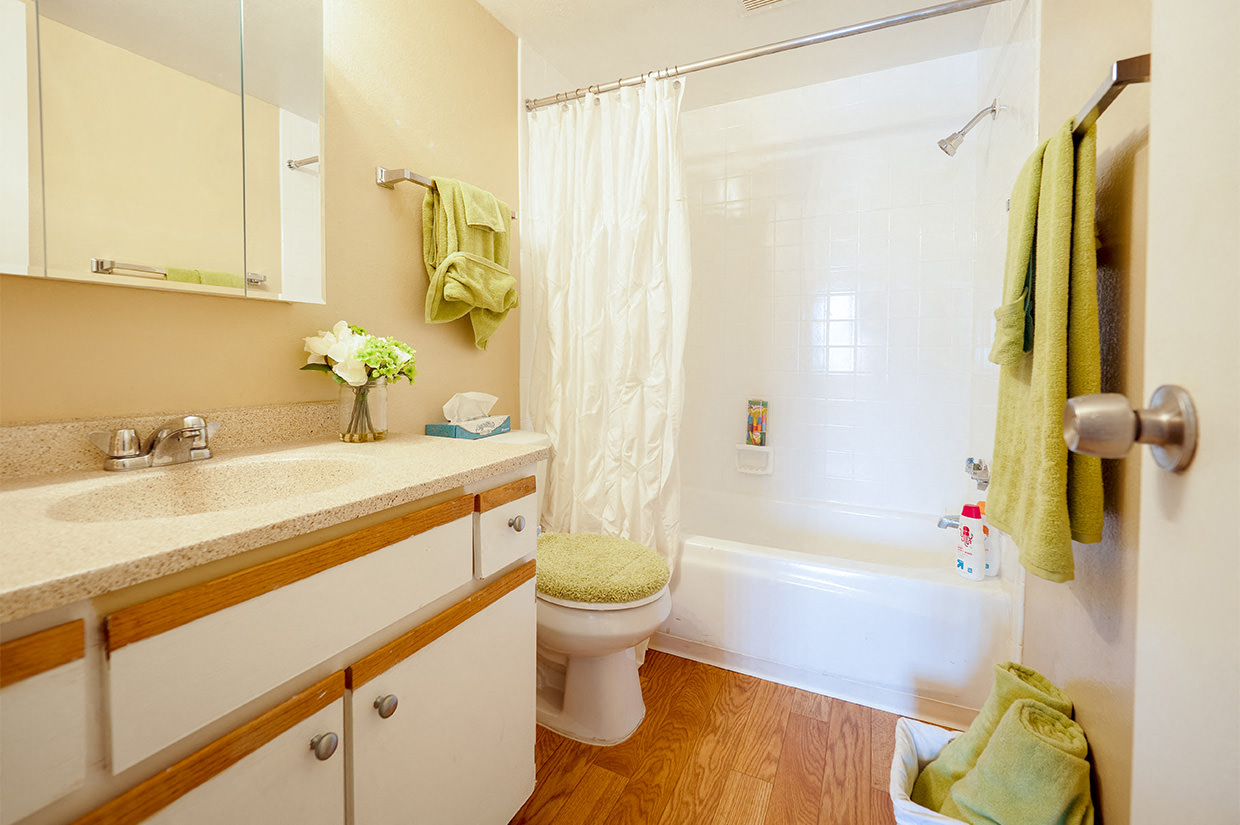 Furnished Monarch 2nd Bath